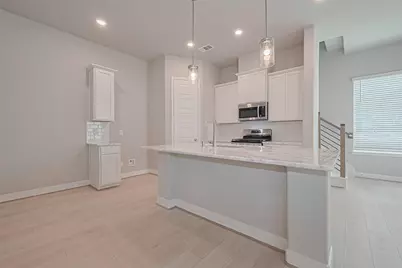 8925 Grovner Place, Houston, TX 77055 - Photo 8