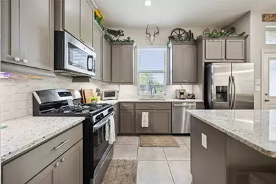 323 Biltmore Loop, Montgomery, TX 77316 - Photo 10