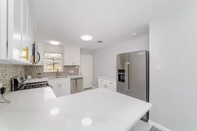 1716 Crestdale Drive #10, Houston, TX 77080 - Photo 12