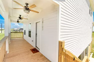 18103 Shaman Dr, Galveston, TX 77554 - Photo 32