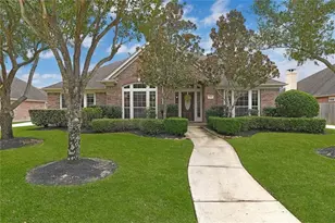 13610 Popes Creek Ln, Houston, TX 77044 - Photo 2