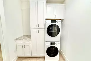 2102 Mechanic St, Galveston, TX 77550 - Photo 8