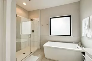 1104 Pearlwood Dr, Houston, TX 77008 - Photo 30