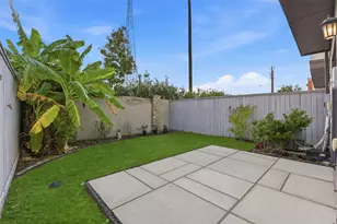 819 Algona Ave, Houston, TX 77008 - Photo 32