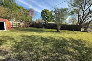 5402 Flamingo Dr, Houston, TX 77033 - Photo 20