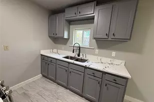 5402 Flamingo Dr, Houston, TX 77033 - Photo 10