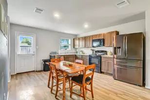 1216 8th Ave N, Texas City, TX 77590 - Photo 6