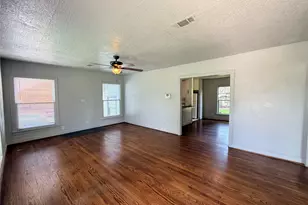 911 Gale St, Houston, TX 77009 - Photo 2
