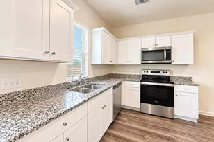 10166 Red Orchid Dr, Houston, TX 77016 - Photo 4