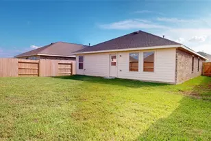 9206 Harvest Steel Dr, Baytown, TX 77521 - Photo 4