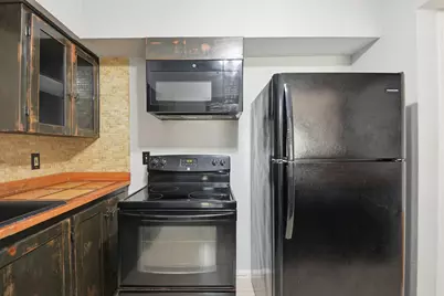 2100 Tanglewilde Street #576, Houston, TX 77063 - Photo 10