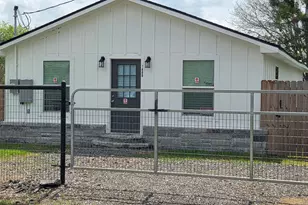 1800 Sanford St, Navasota, TX 77868 - Photo 4