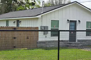 1800 Sanford St, Navasota, TX 77868 - Photo 2