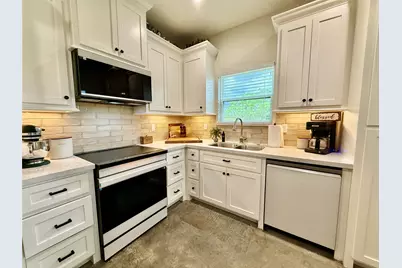 133 Ellis Lane, West Columbia, TX 77486 - Photo 6