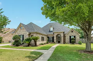 607 Walnut St, Lake Jackson, TX 77566 - Photo 1