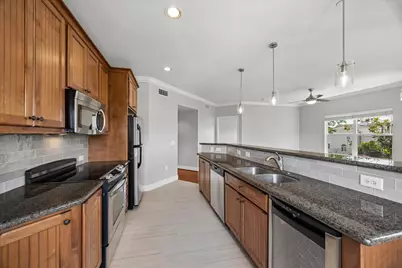 2203 Dorrington Street Street #205, Houston, TX 77030 - Photo 6