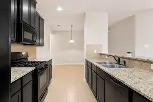 9111 St Laurent Ln, Houston, TX 77044 - Photo 10