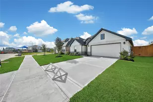 1828 Rory Christine Dr, Rosharon, TX 77583 - Photo 2