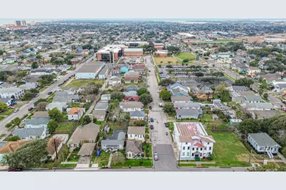 3705 Avenue Q 1/2, Galveston, TX 77550 - Photo 16