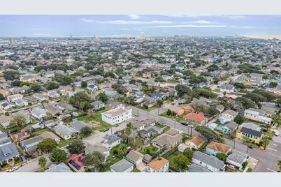 3705 Avenue Q 1/2, Galveston, TX 77550 - Photo 22