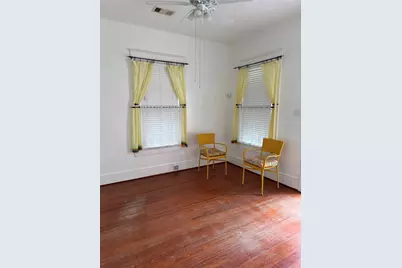 3705 Avenue Q 1/2, Galveston, TX 77550 - Photo 6