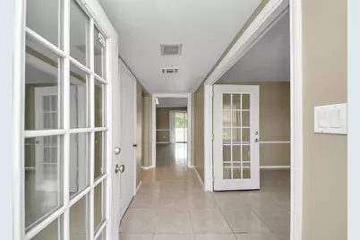 811 Hillcrest Drive, Conroe, TX 77301 - Photo 6