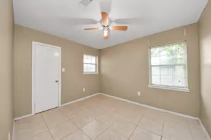 811 Hillcrest Dr, Conroe, TX 77301 - Photo 20