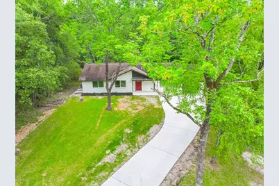 26701 Knottywood Court, Huntsville, TX 77320 - Photo 2