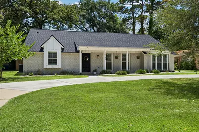 10143 Whiteside Lane, Houston, TX 77043 - Photo 2