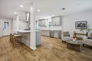 10143 Whiteside Ln, Houston, TX 77043 - Photo 10