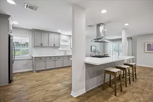 10143 Whiteside Ln, Houston, TX 77043 - Photo 14
