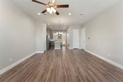 7703 Rainbow Close Lane, Houston, TX 77055 - Photo 4
