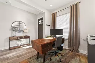 2506 Turnbull Dr, Houston, TX 77008 - Photo 10