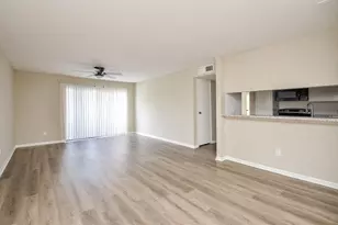 3075 Walnut Bend Ln, Houston, TX 77042 - Photo 4