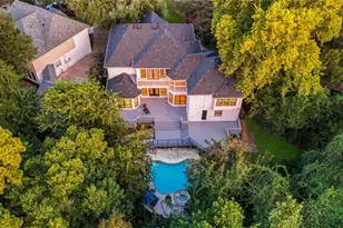 806 Herdsman Dr, Houston, TX 77079 - Photo 2