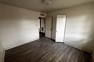 5967 Southtown St, Houston, TX 77033 - Photo 6