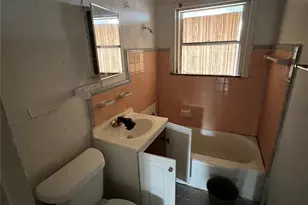 5967 Southtown St, Houston, TX 77033 - Photo 8