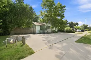 2082 Antoine Dr, Houston, TX 77055 - Photo 18