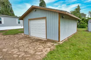 555 Co Rd 728B, Sweeny, TX 77480 - Photo 28