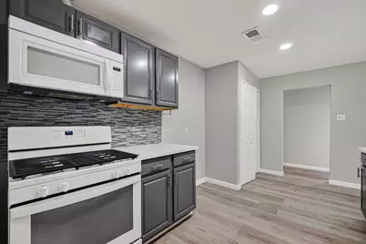 701 Oriole Lane, Pasadena, TX 77502 - Photo 2