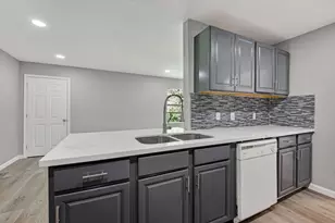 701 Oriole Ln, Pasadena, TX 77502 - Photo 1
