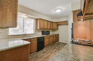 2915 Valley Rose Dr, Kingwood, TX 77339 - Photo 6