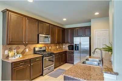 10 Caelin Court, The Woodlands, TX 77382 - Photo 12