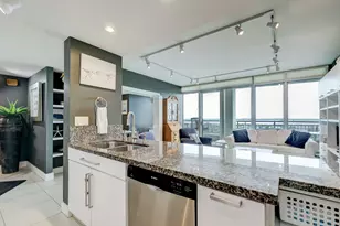 801 E Beach Dr, Galveston, TX 77550 - Photo 4