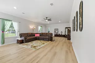 17232 Bent Pine Dr, Conroe, TX 77302 - Photo 10