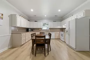 17232 Bent Pine Dr, Conroe, TX 77302 - Photo 14