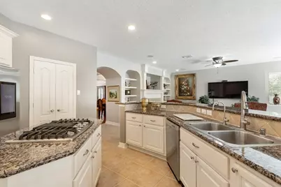 10202 Leedscastle Manor Court, Spring, TX 77379 - Photo 16