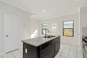 1021 Grenshaw St, Houston, TX 77088 - Photo 16