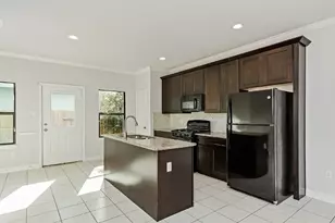 1021 Grenshaw St, Houston, TX 77088 - Photo 8