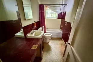 5123 Willow Glen Dr, Houston, TX 77033 - Photo 12